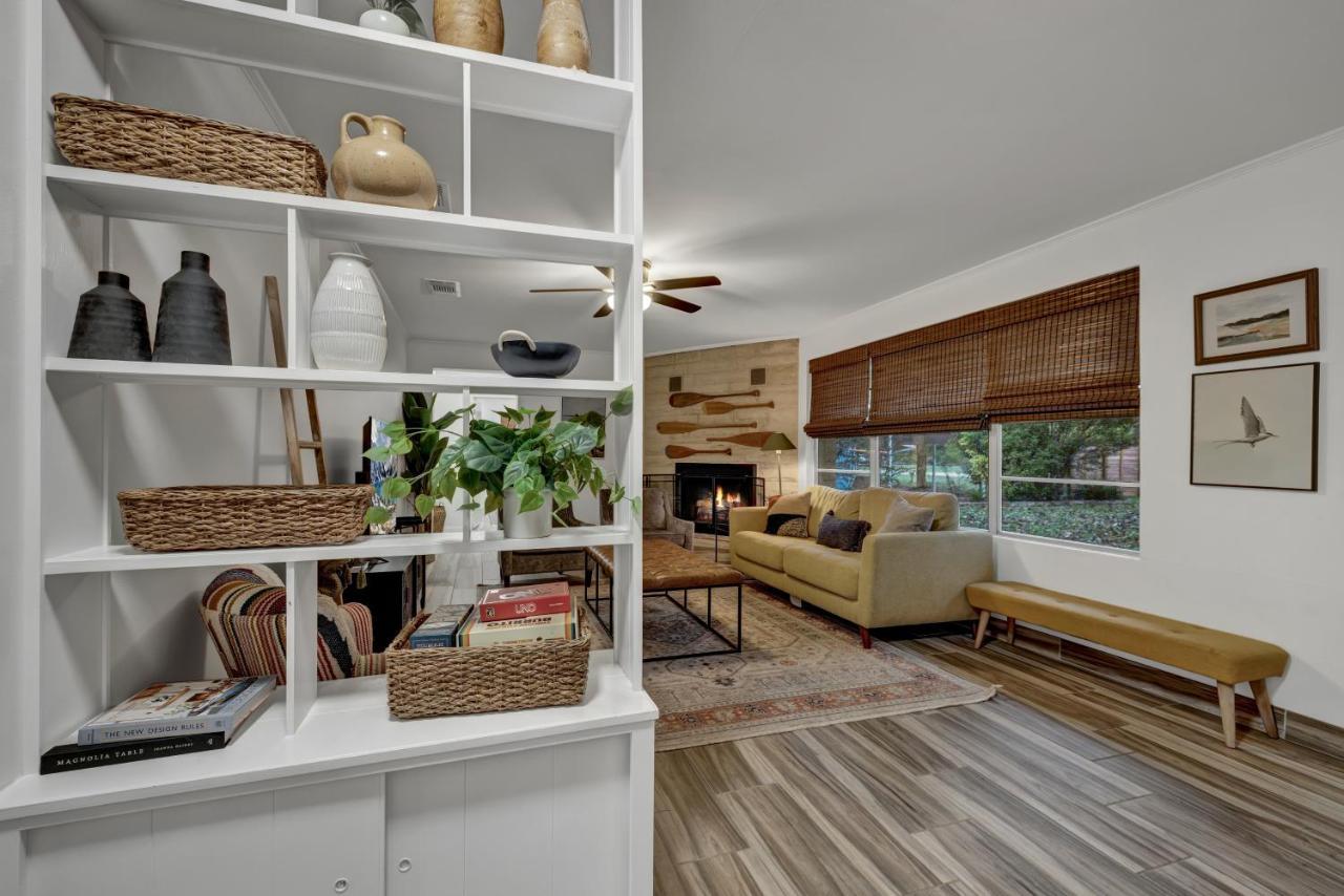 Luxury Lakefront Oasis With Boat Dock-Firepit McQueeney Εξωτερικό φωτογραφία